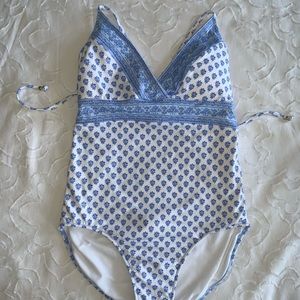 Vineyard Vines block print swimsuit NWT